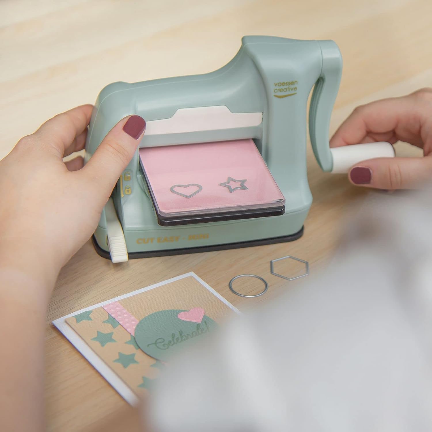 Detalle de Vaessen Creative Machine de Découpe et de Gaufrage Cut Easy Mini 7,5 cm – Vert Menthe
