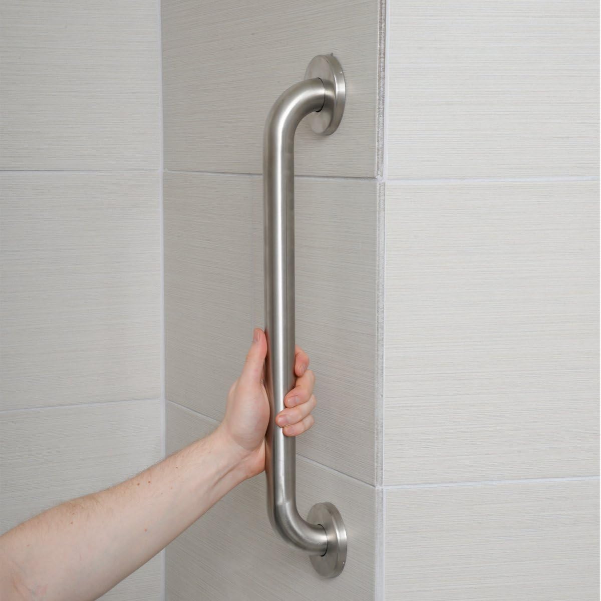 Detalle 2 de Amazon Basics Bathroom Handrail Grab Bar, 0.46 m (46 cm) Stainless Steel