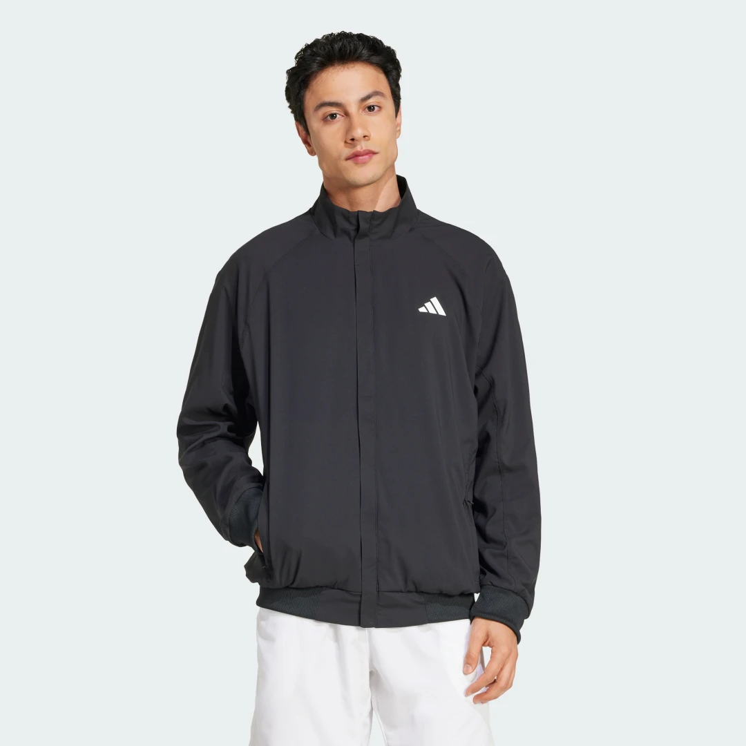 Detalle de Chaqueta Tennis Walk-On de Adidas: versatilidad y estilo para tus entrenamientos