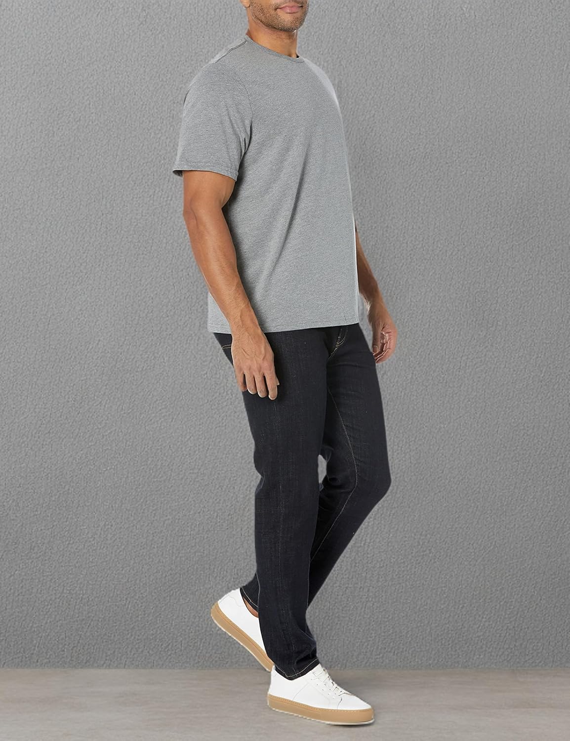 Thumbnail 5 de Amazon Essentials Herren T-Shirt mit Rundhalsausschnitt (Regular Fit) aus Baumwolle
