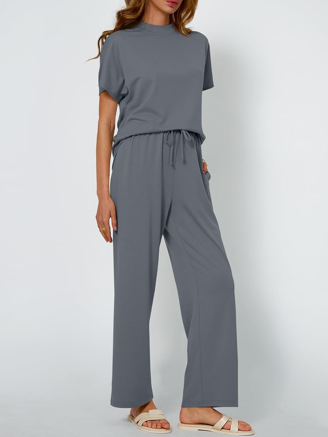 Detalle de AUTOMET Women's 2-Piece Matching Lounge Set (2026 Summer) — Mock Neck Sweatsuits