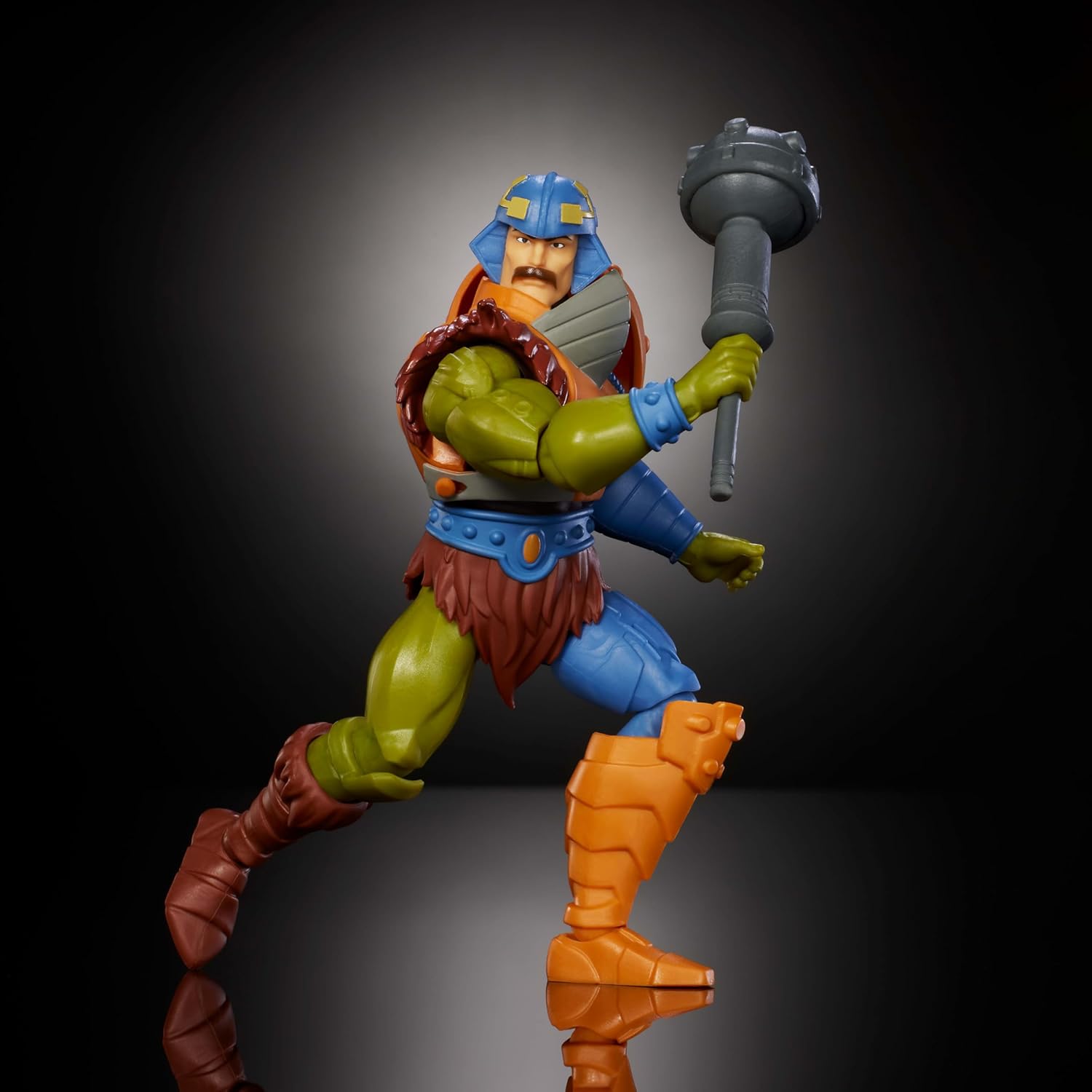 Detalle 2 de Masters of the Universe Origins 200X Cartoon Collection Man-At-Arms Action Figure (5.5-Inch) with Mace Accessory