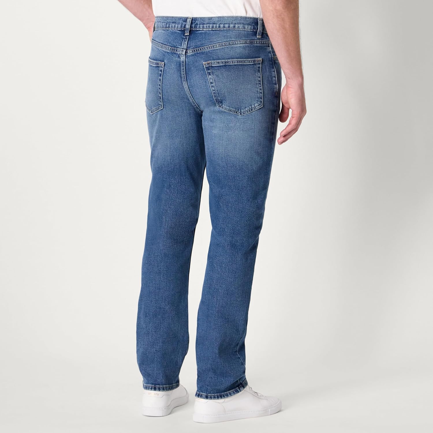Thumbnail 1 de Amazon Essentials Herren Straight-Fit-Jeans mit geringem Stretchanteil