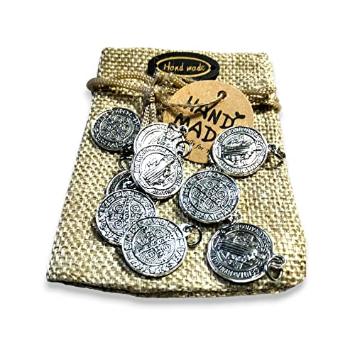 Detalle 2 de WORLD GOBLINS Artisans: 10 Medallas de San Benito en Plata 17mm con Bolsa de Yute (Fabricadas en España)