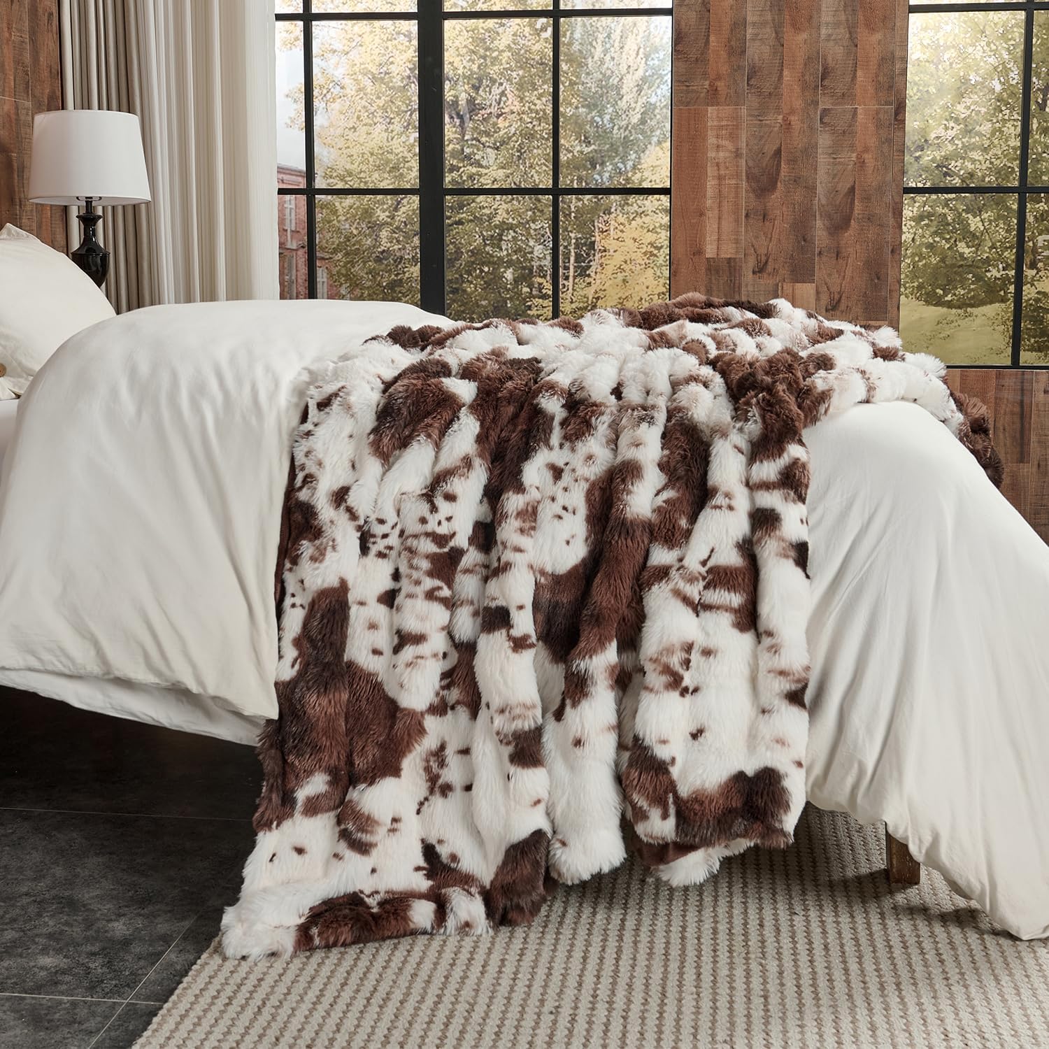 Detalle de Lotus Karen Faux Fur Throw Blanket 108x90 Inches