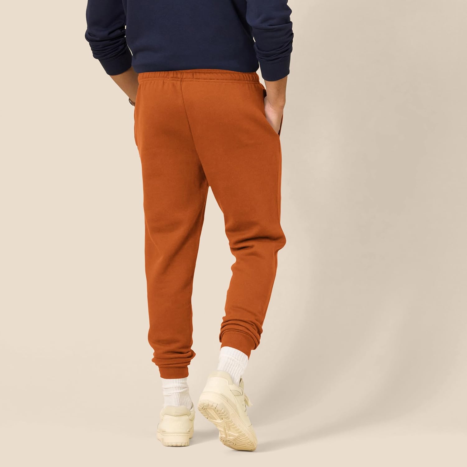 Thumbnail 1 de Amazon Essentials Herren Entspannte Jogginghose aus Fleece mit bequemer Passform