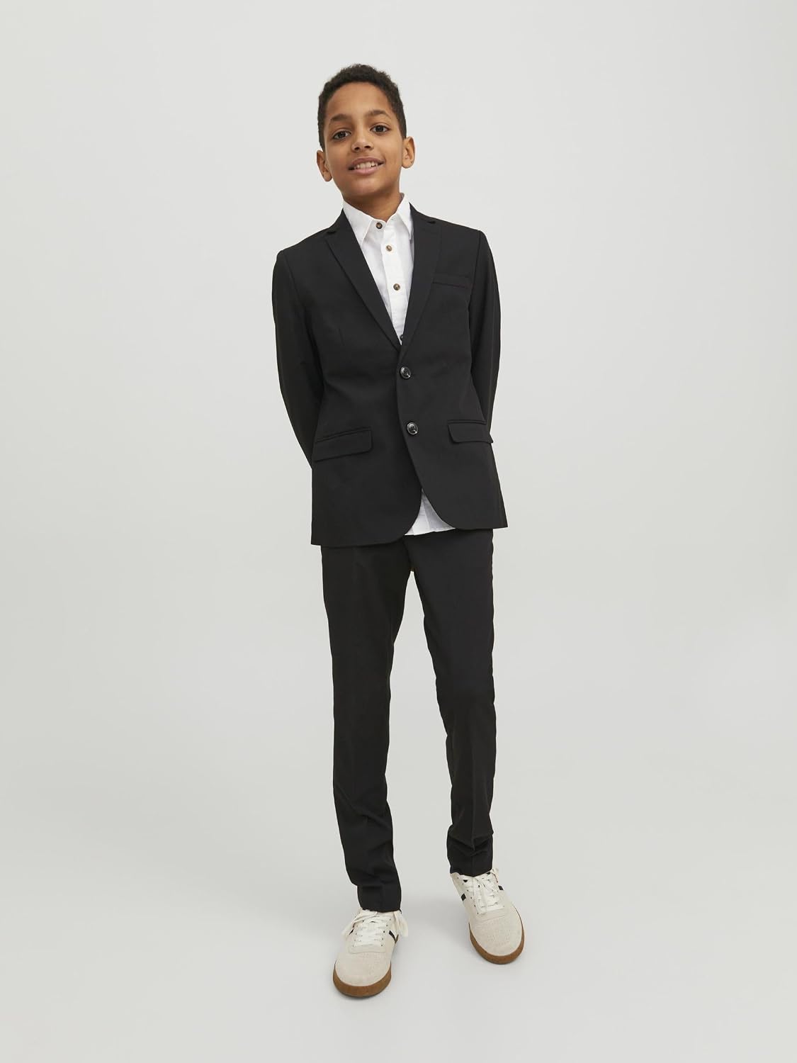 Detalle de JACK & JONES Boy JPRSOLAR Junior-Anzug: einreihiger Blazer und Hose im Extra Slim Fit