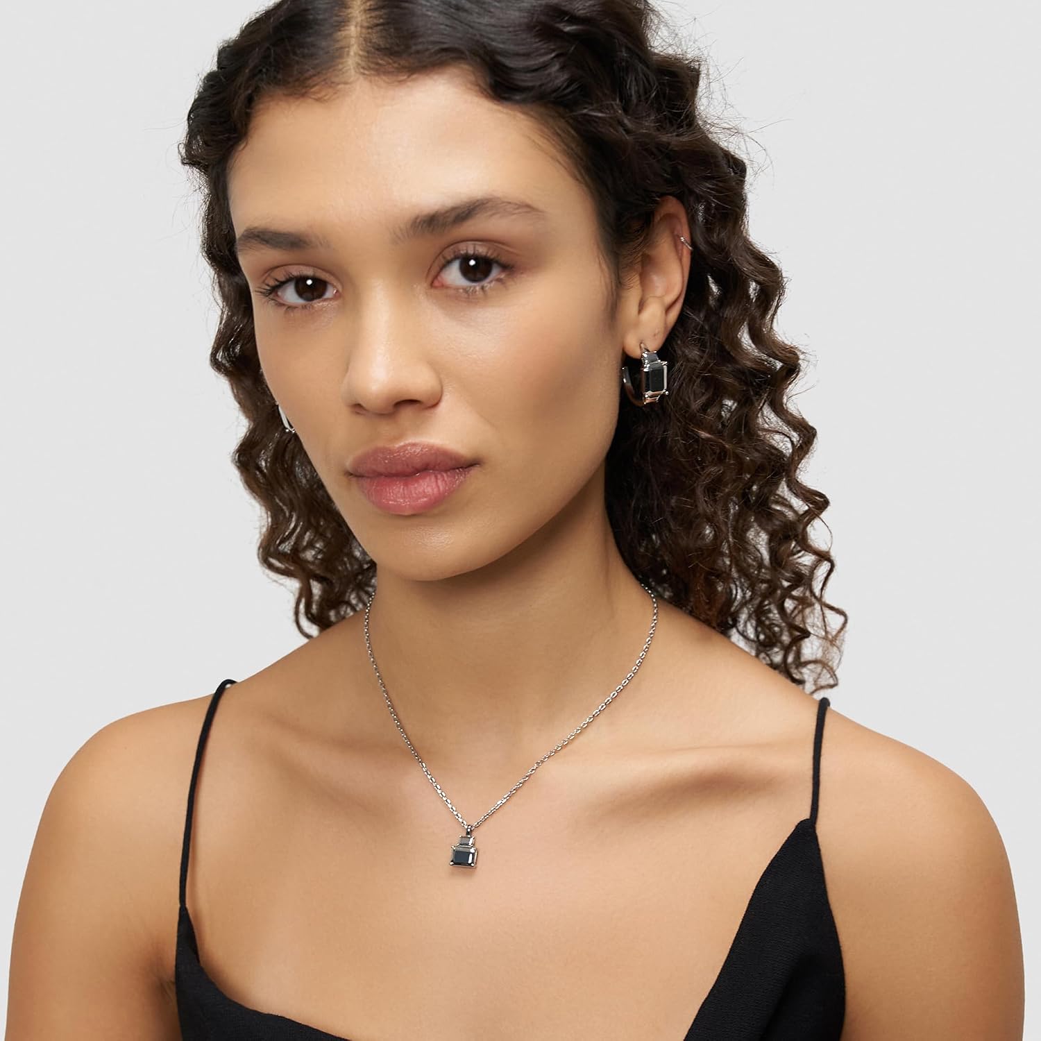 Detalle de LIEBESKIND BERLIN Damen Schmuck im Diamond Design – Halskette aus Edelstahl, 47 cm