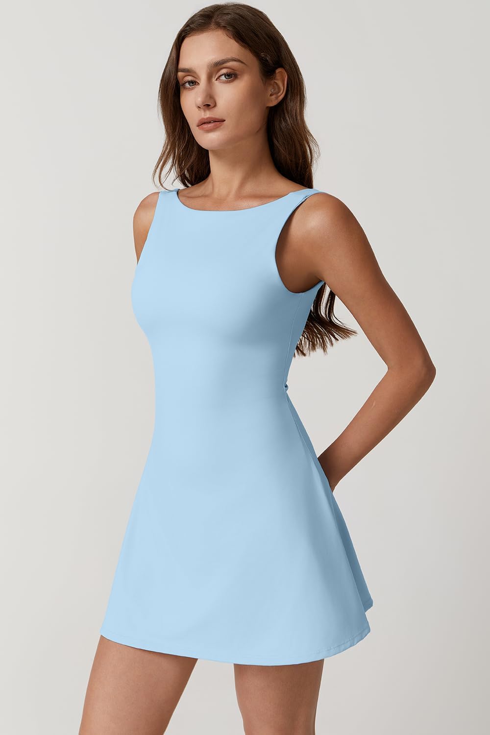 Detalle 2 de QINSEN Women’s Open-Back Tennis Dress with Built-In Shorts, Sleeveless Pockets
