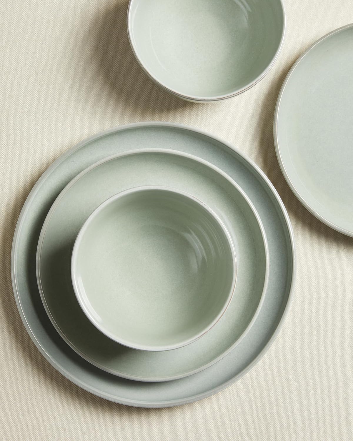 Detalle de Pokini Stoneware Dinnerware Set for 4, 12-Piece Reactive Glaze, Slate Green