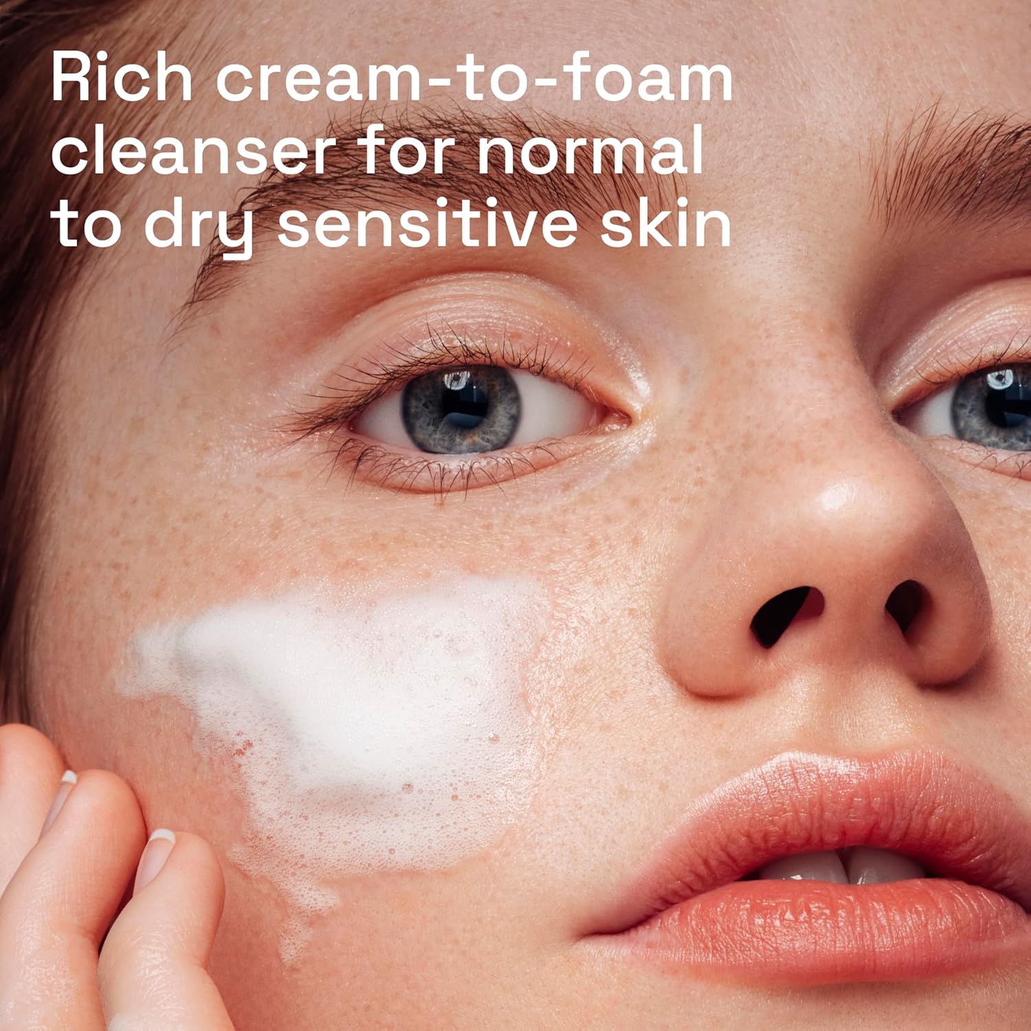 Detalle 2 de Cetaphil Hydrating Foaming Cream Cleanser & Makeup Remover (236ml) with Niacinamide