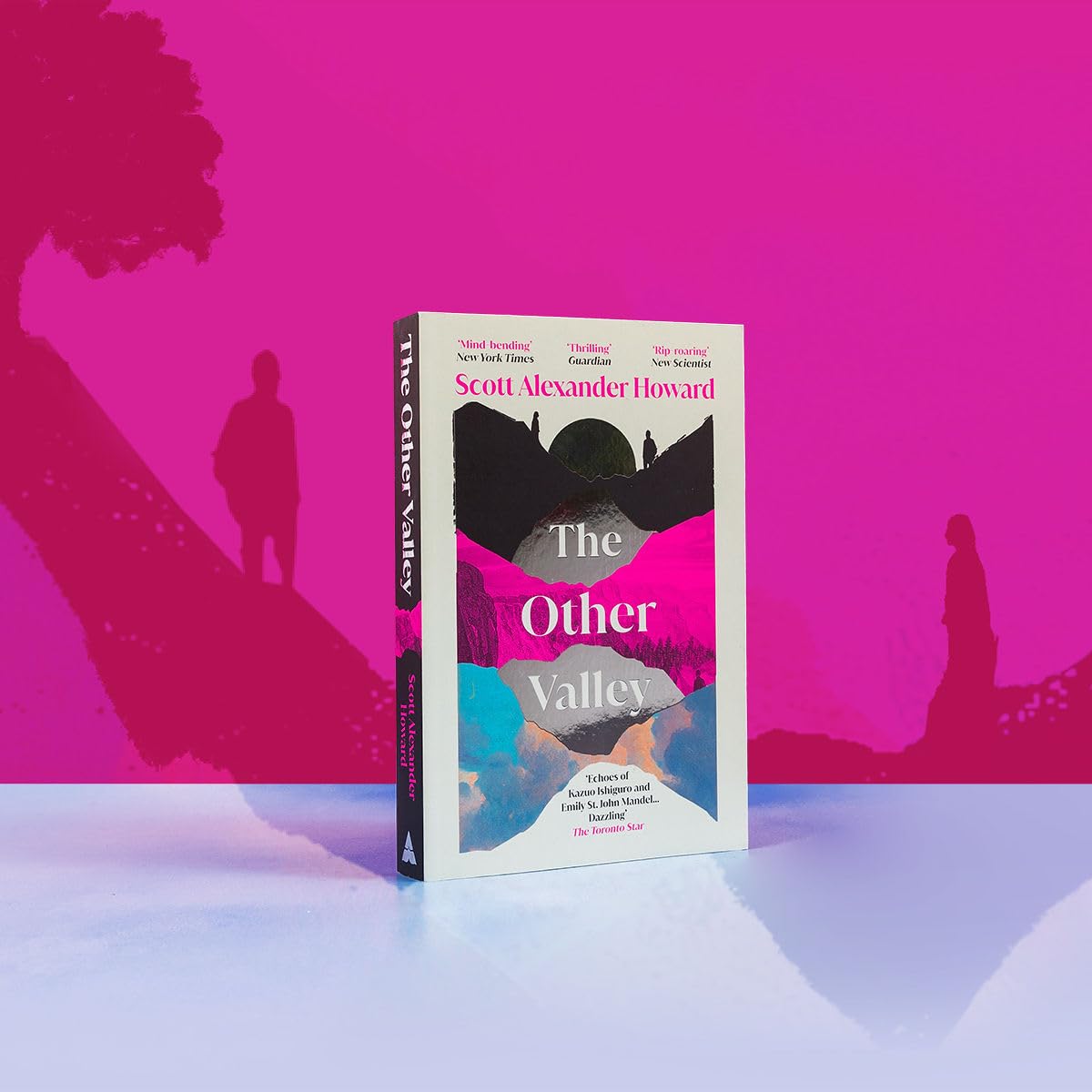 Detalle 2 de The Other Valley: The beautiful time travel love story for 2025 – roman, 384 pagina’s