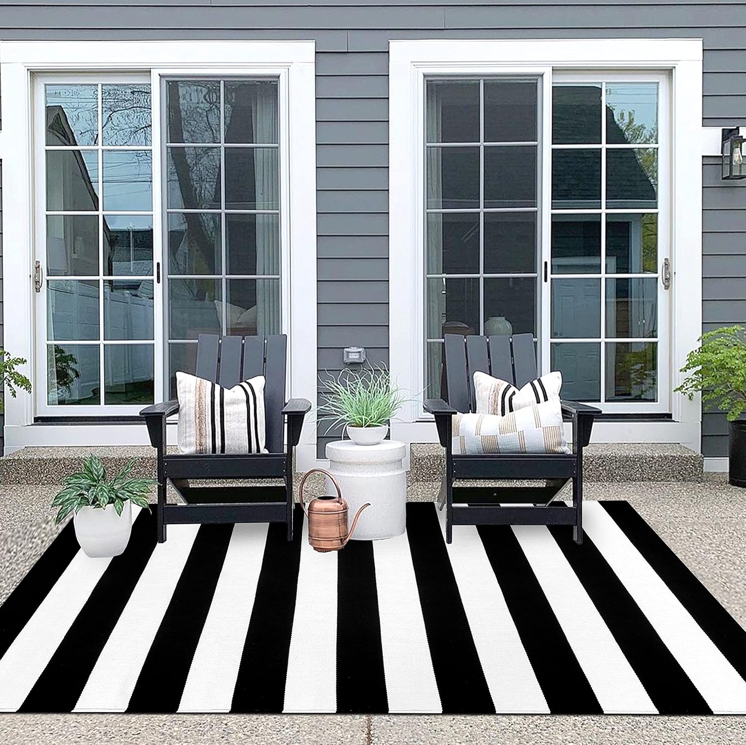 Detalle 2 de IOHOUZE Striped Rug 4x6 Cotton Blend Washable Black and White Door Mat