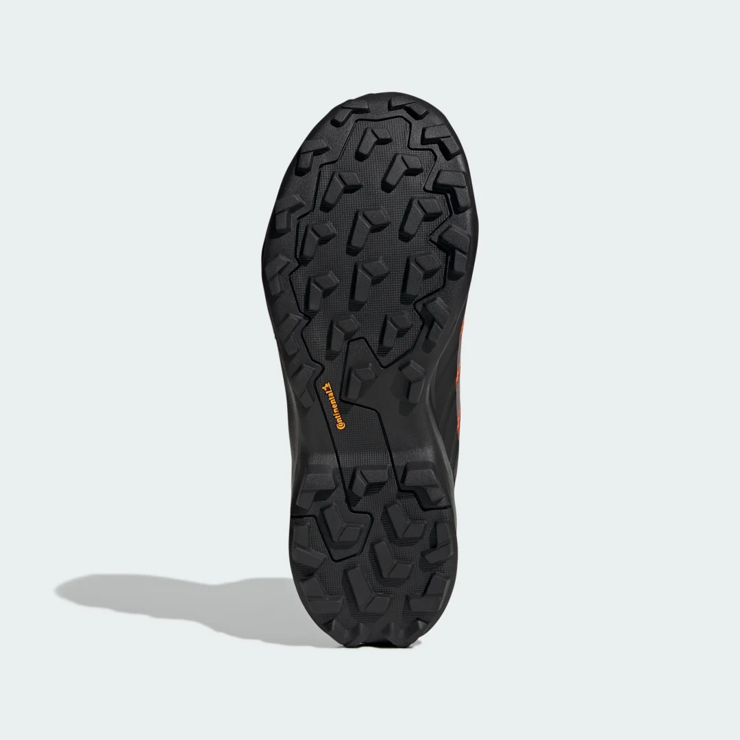 Detalle de Adidas Terrex Skychaser AX5 Mid GORE-TEX CLIMAWARM+ (Negro) – Zapatilla de senderismo
