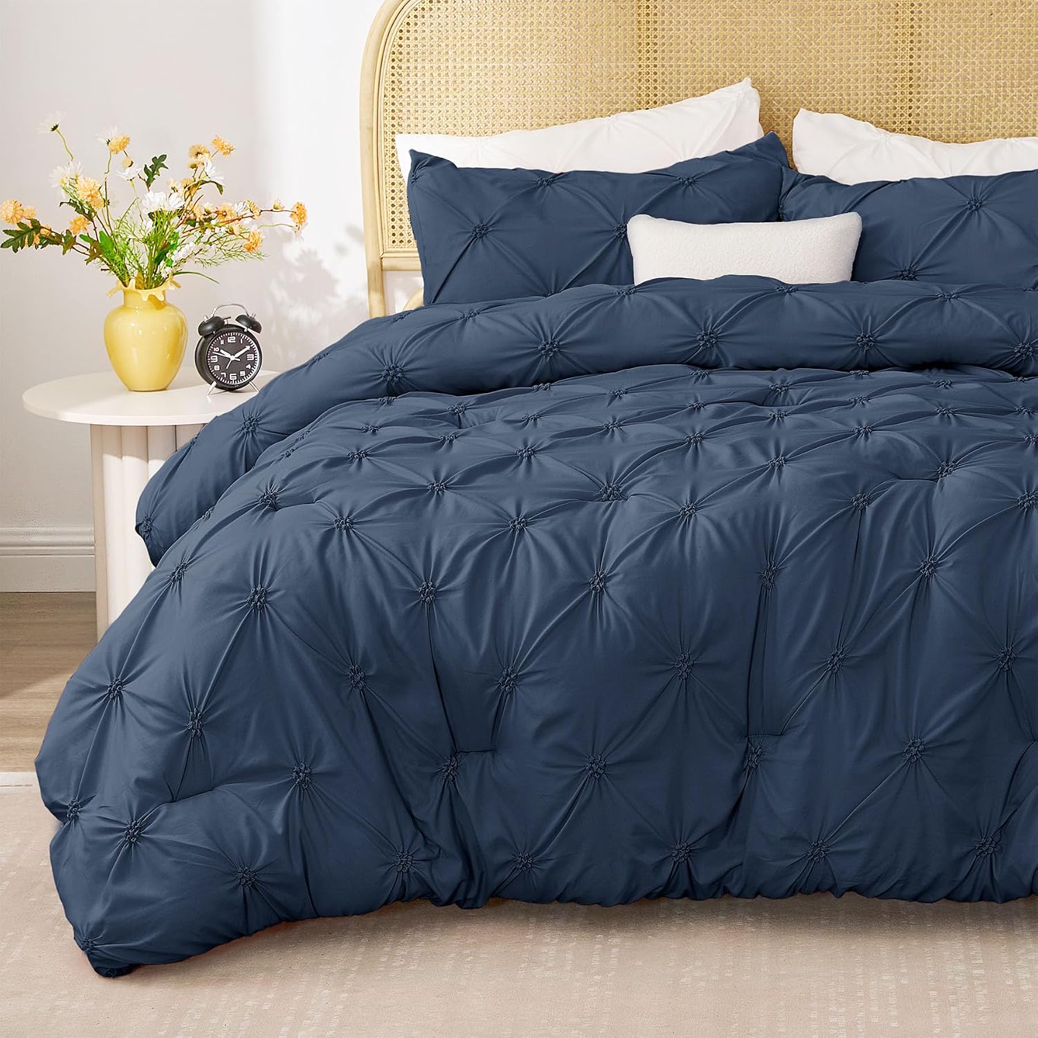 Detalle 1 de BEDELITE BECAB2G1 Queen Comforter Set, Navy Blue Boho Pintuck, 3-Piece