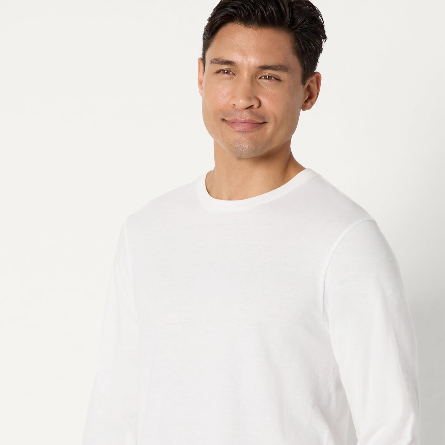 Thumbnail 3 de Amazon Essentials Herren Unterhemden Slim Fit (Baumwolle, Rundhalsausschnitt) – 6er-Pack
