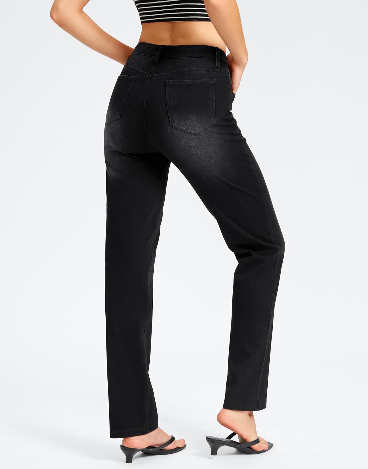 Detalle 2 de Stretchy straight leg jeans for women