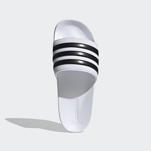 Detalle de adidas Adilette Shower Slides Unisex — comodidad simple para uso diario