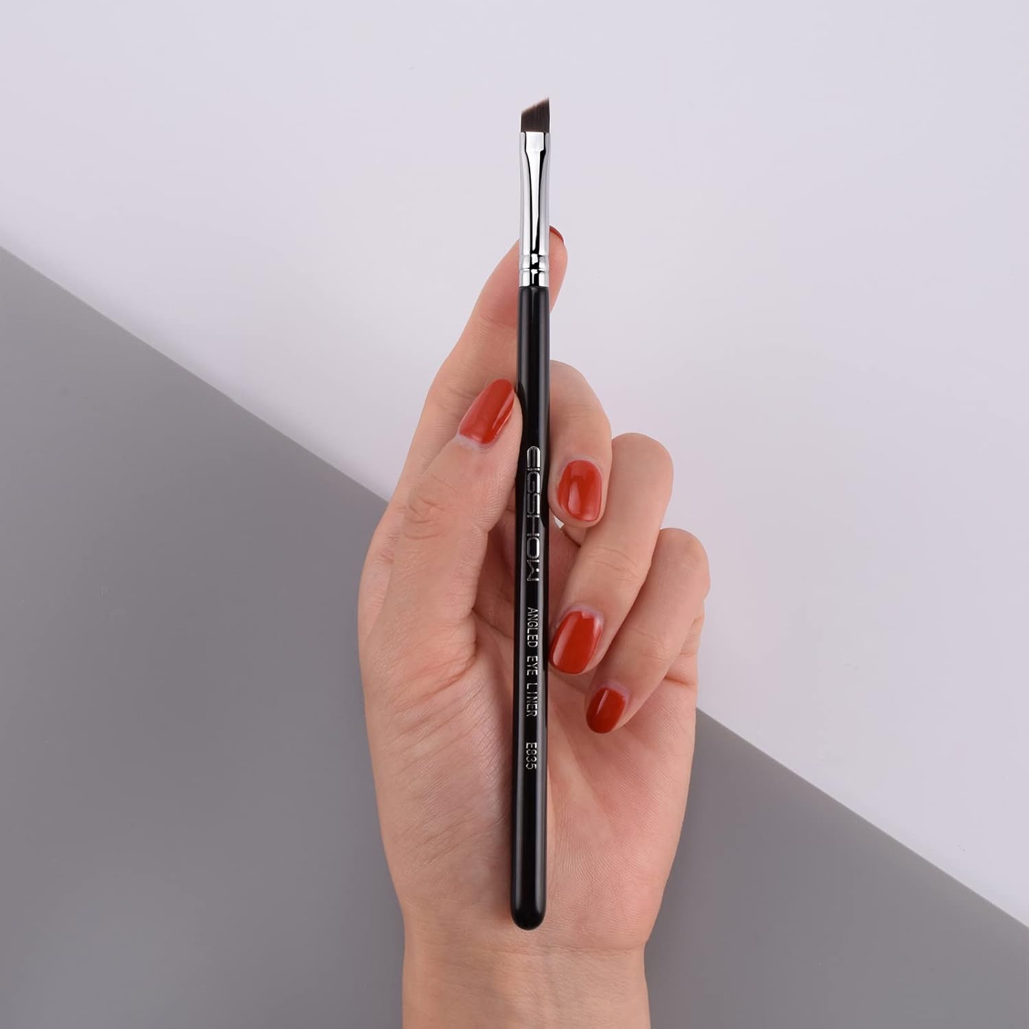 Detalle de Eyeliner Brush Fine Angled PRO Precision Gel Eye Liner Makeup Brush (E835) with Synthetic Bristles