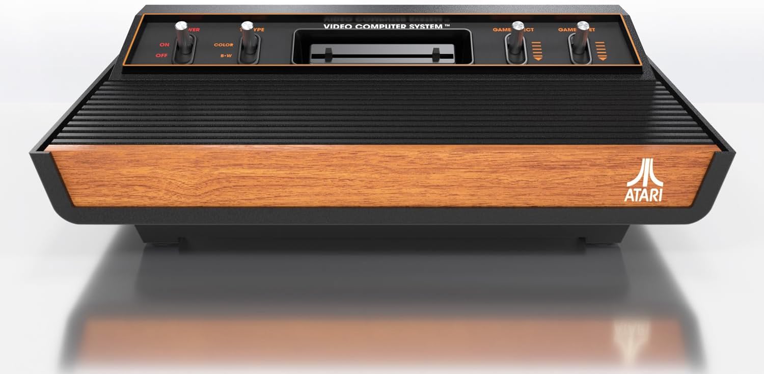 Detalle de Atari 2600+ — la versione aggiornata del classico con compatibilità retro e 10 giochi inclusi