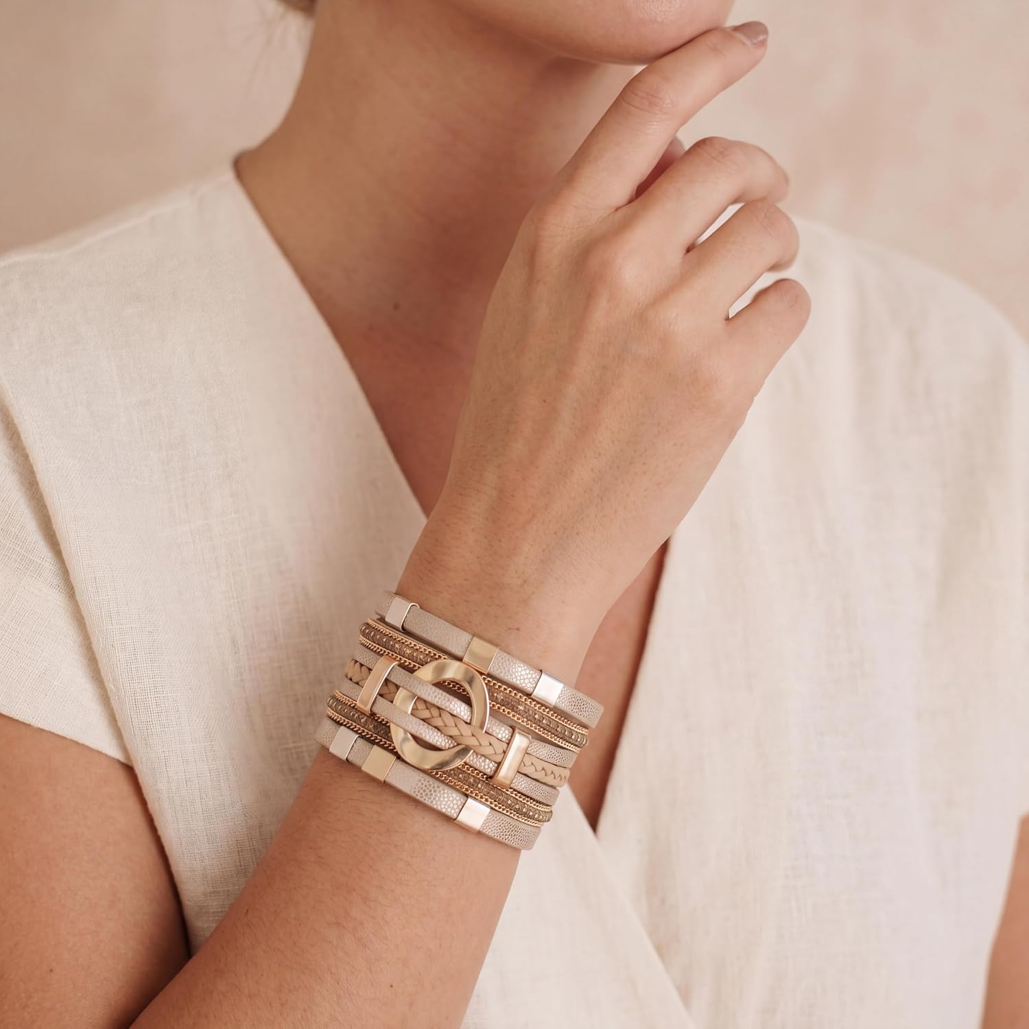 Detalle 1 de Edoneery Leather Wrap Bracelet, 7.67-Inch Cuff