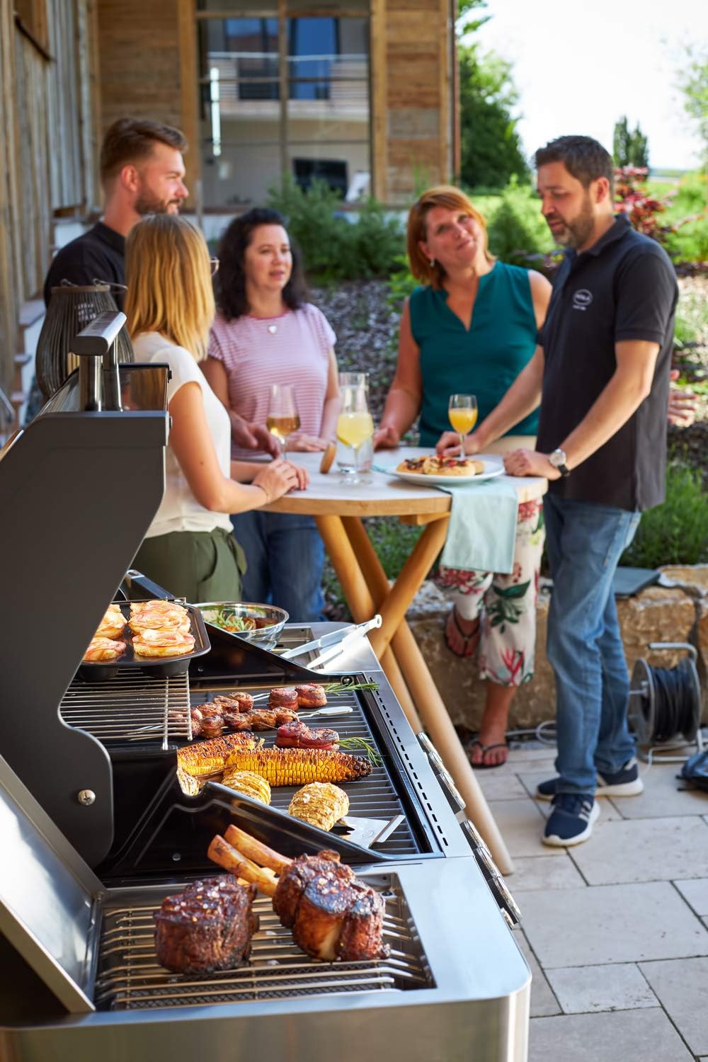 Detalle de RÖSLE Winkel-Reinigungsbürste GapX – Präzise Reinigung für alle Grillroste