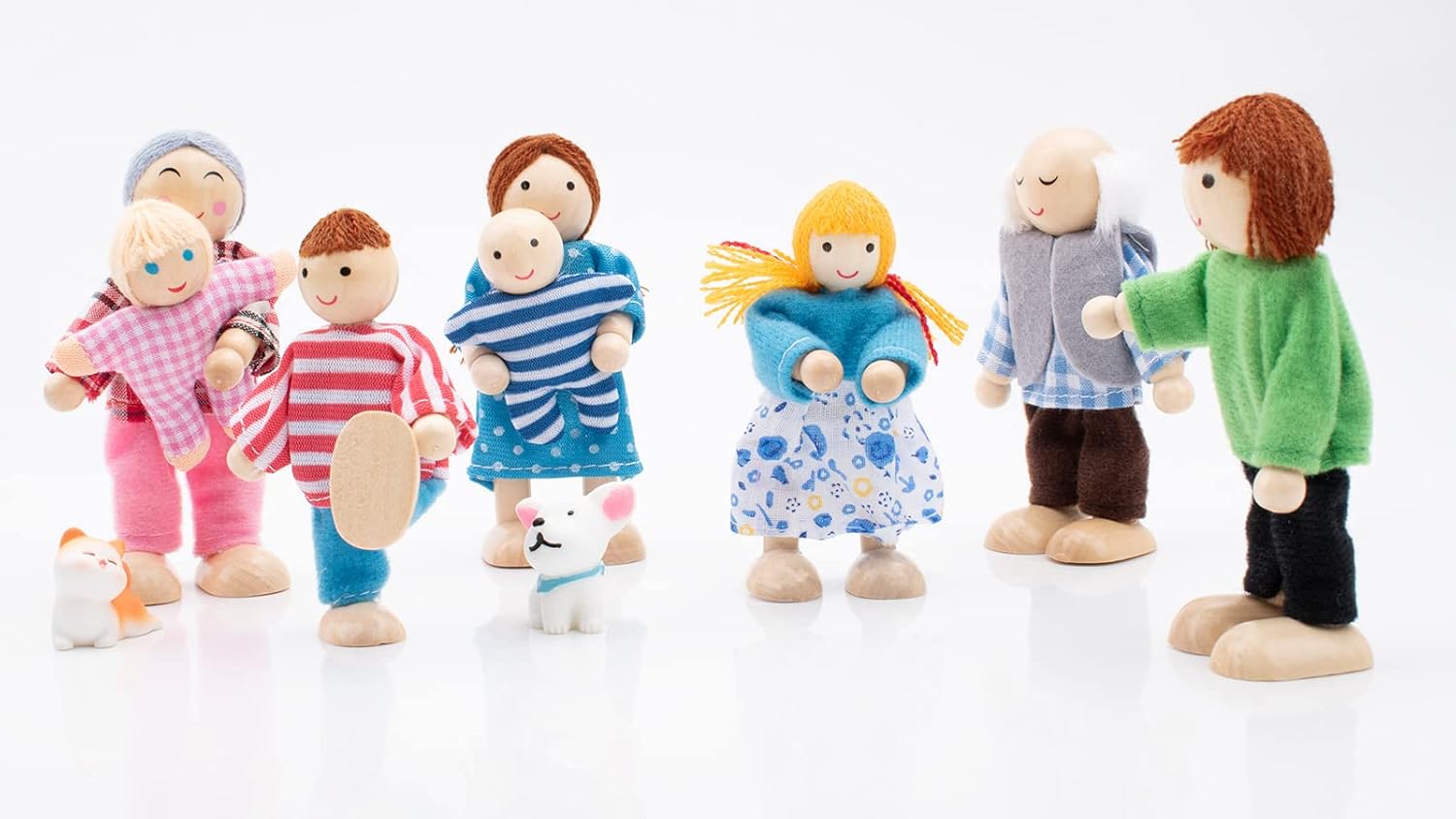 Detalle de Wooden Dollhouse People Family Set with Cat and Dog – posable family figures for pretend dollhouse scenes