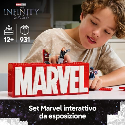 Detalle de LEGO Marvel Logo e Minifigure: set 76313, il logo Marvel con 5 leggende Avengers in 3D