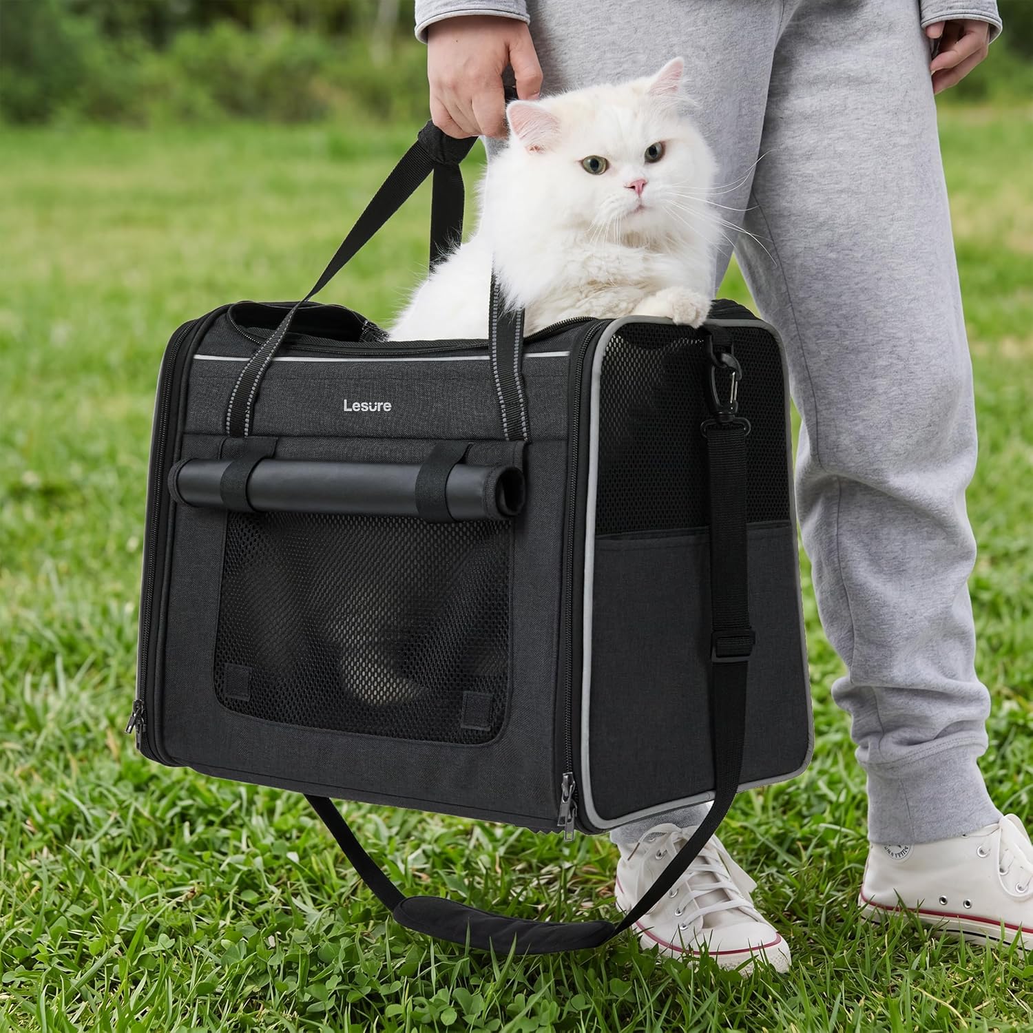 Detalle de Lesure Foldable Cat Carrier for Travel – Stable Soft Sided Carrier with Mesh, 43.5x29.5x34cm (Black)