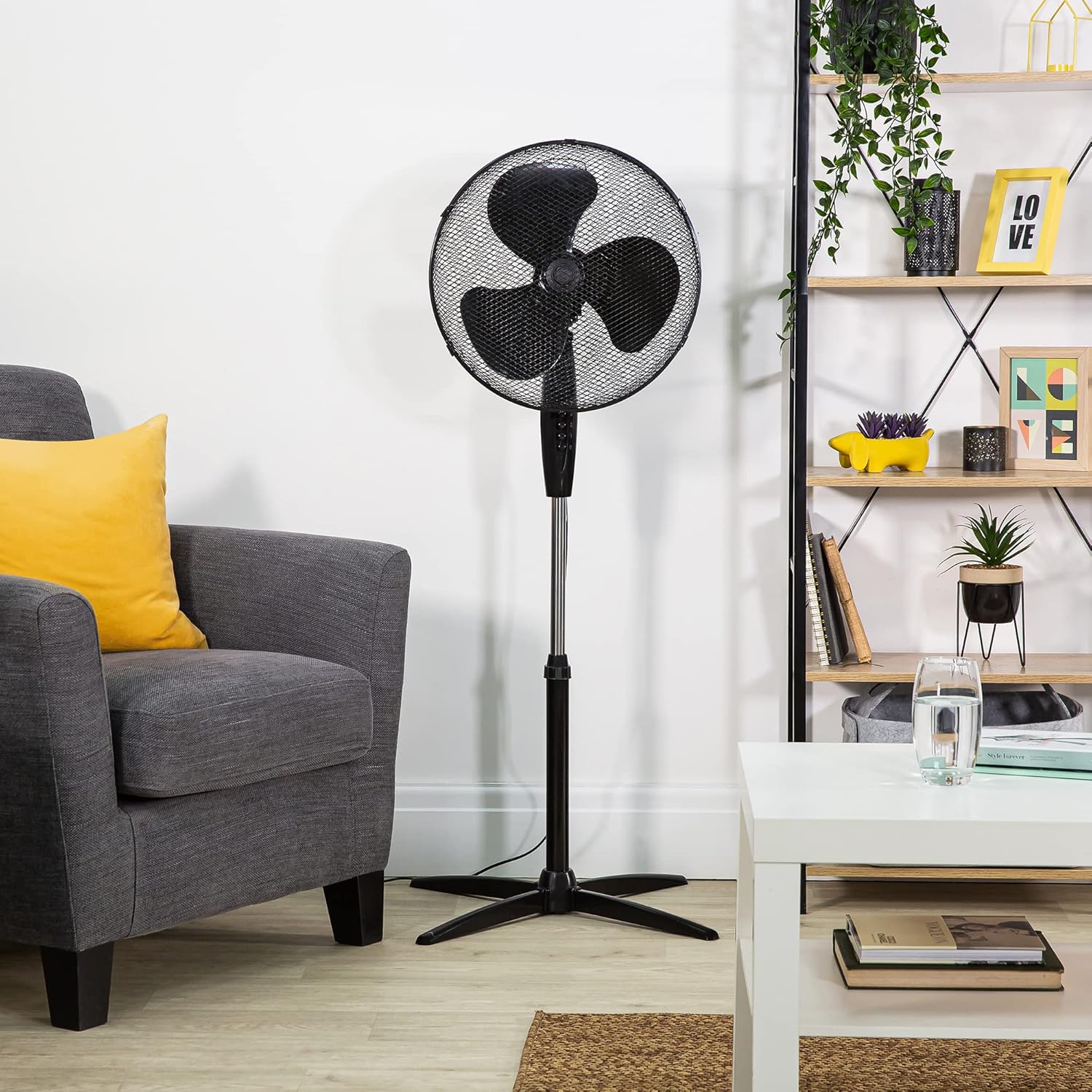 Thumbnail 2 de Zanussi 16-inch lightweight pedestal fan with 3 speeds, 90° oscillation and adjustable height (ZNPPF1621B)