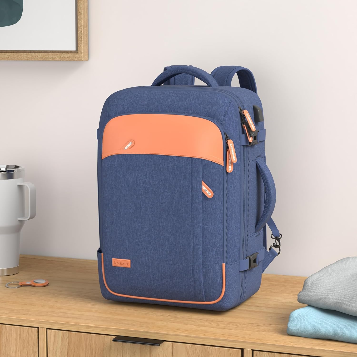 Detalle 2 de Lumesner Carry on Backpack 40L: Extra Large, Expandable Travel Backpack for Flight & Day Trips
