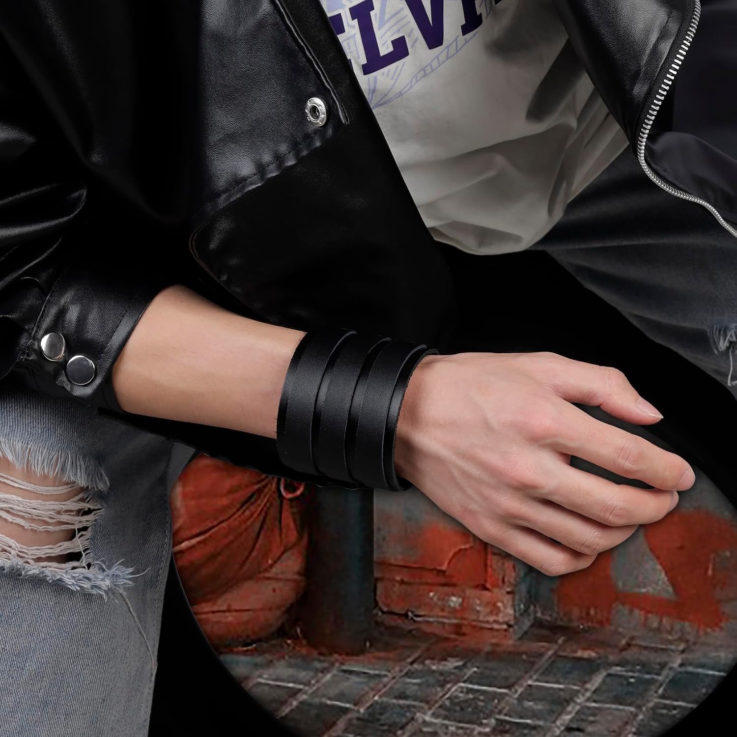 Detalle de MILAKOO Punk Lederarmband mit Nieten – breites PU-Lederarmband im Gothic/Rock-Stil, verstellbar