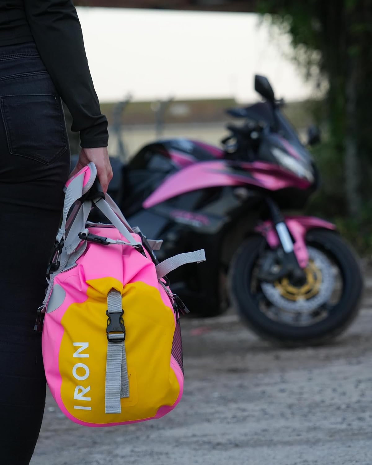 Thumbnail 6 de IRON JIA’S Borsa moto impermeabile posteriore da viaggio Rosa 50L (sella posteriore)