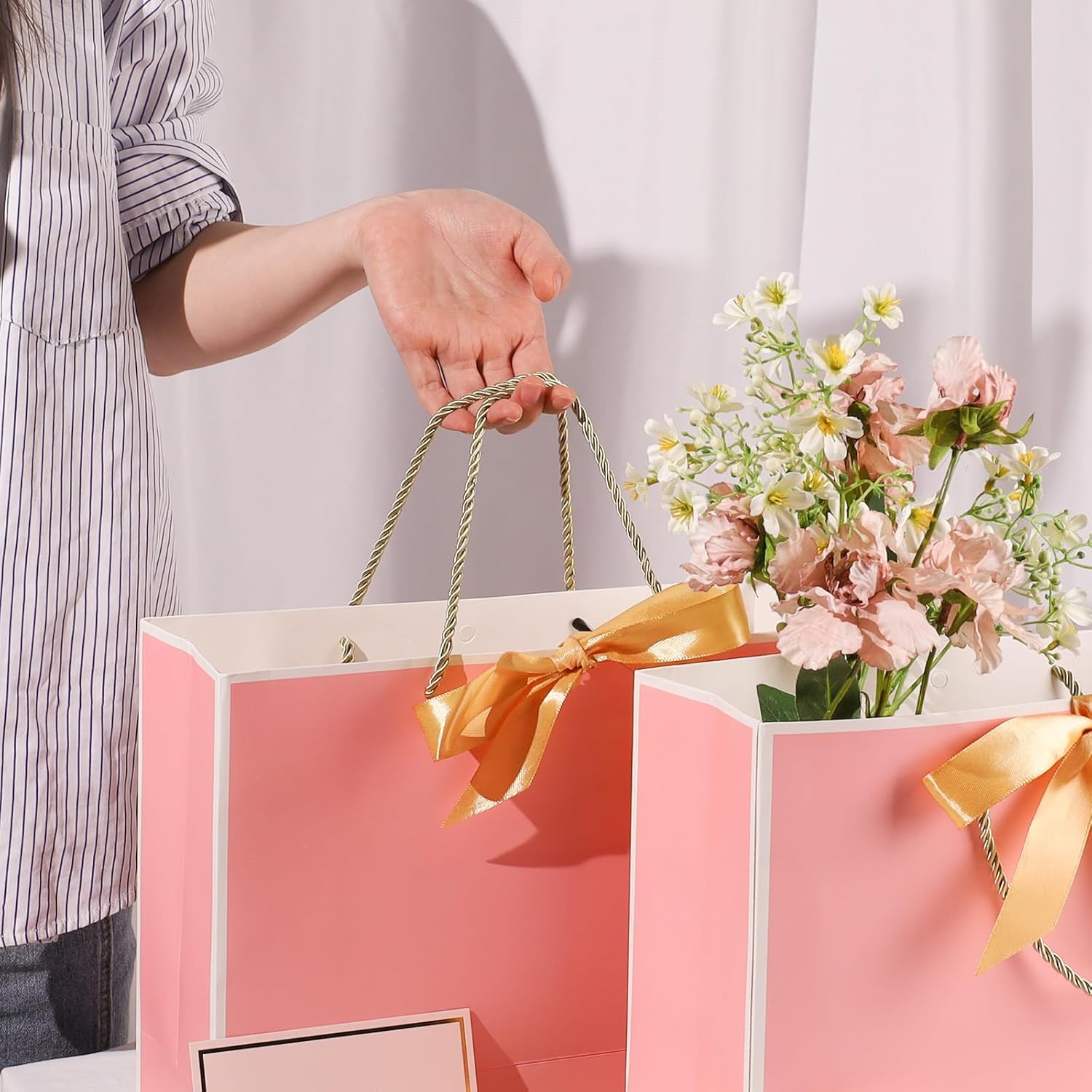Thumbnail 6 de Modixun Gift Bags 3-Piece Set: 32cm Large Gift Bags with Ribbon, Greeting Cards and Tissue Paper (Pink-White)