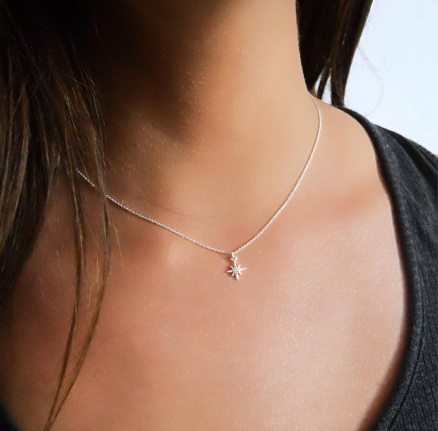 Detalle 2 de Annika Bella North Star Necklace with Cubic Zirconia Pendant