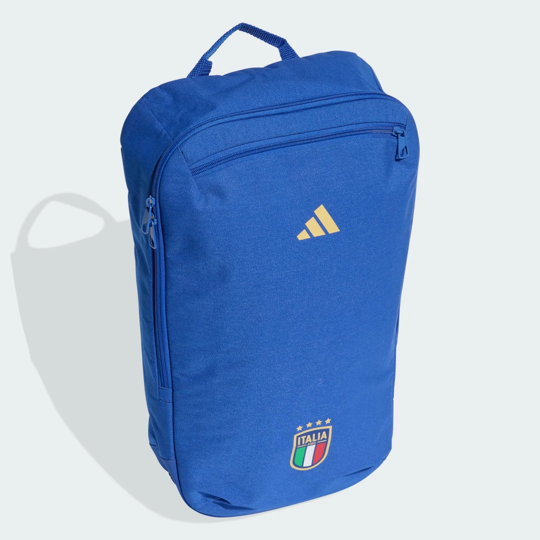 Detalle de Mochila de fútbol Italia de Adidas — azul, práctica y con estética deportiva