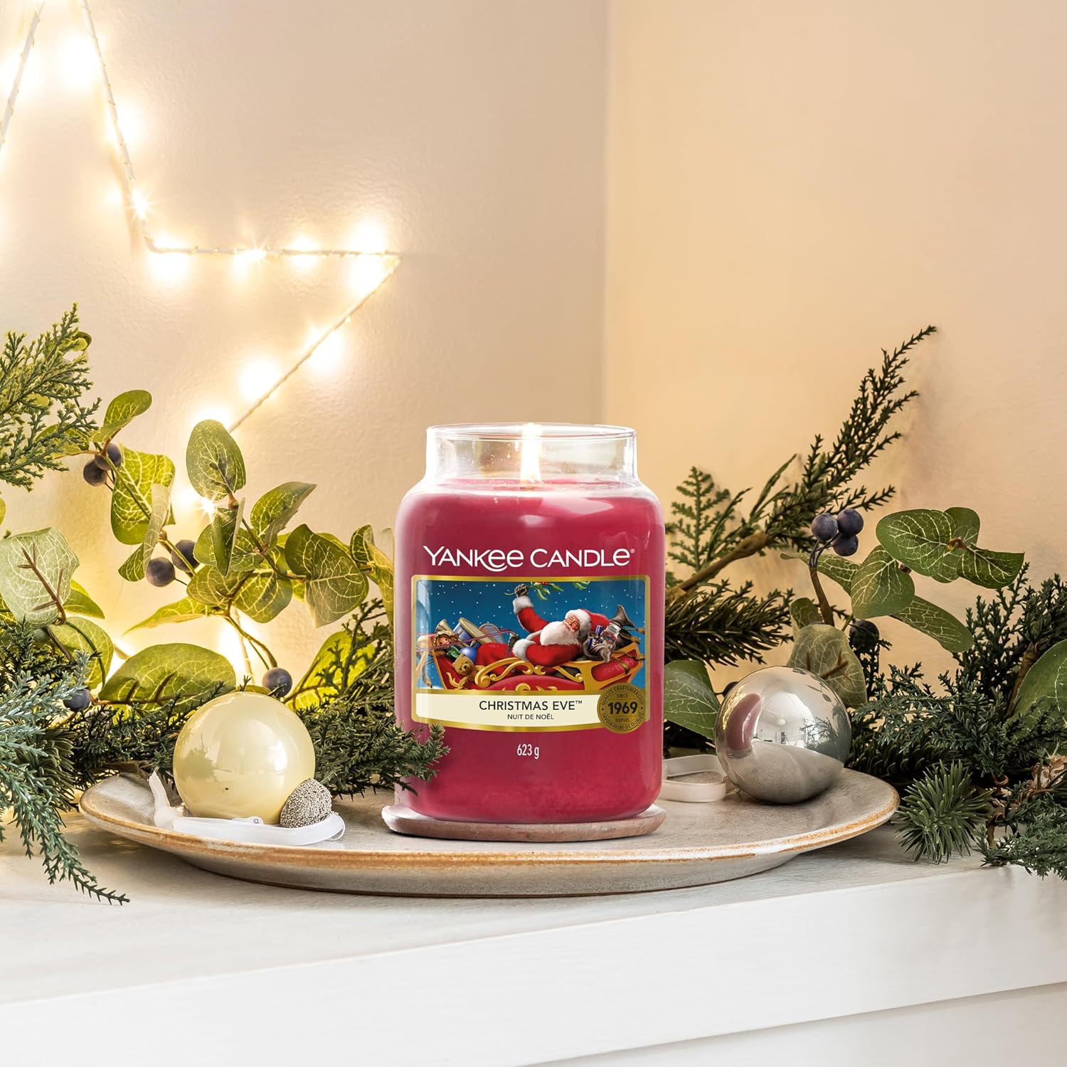 Detalle 2 de Yankee Candle Christmas Eve large jar candle 150 hrs 🕯