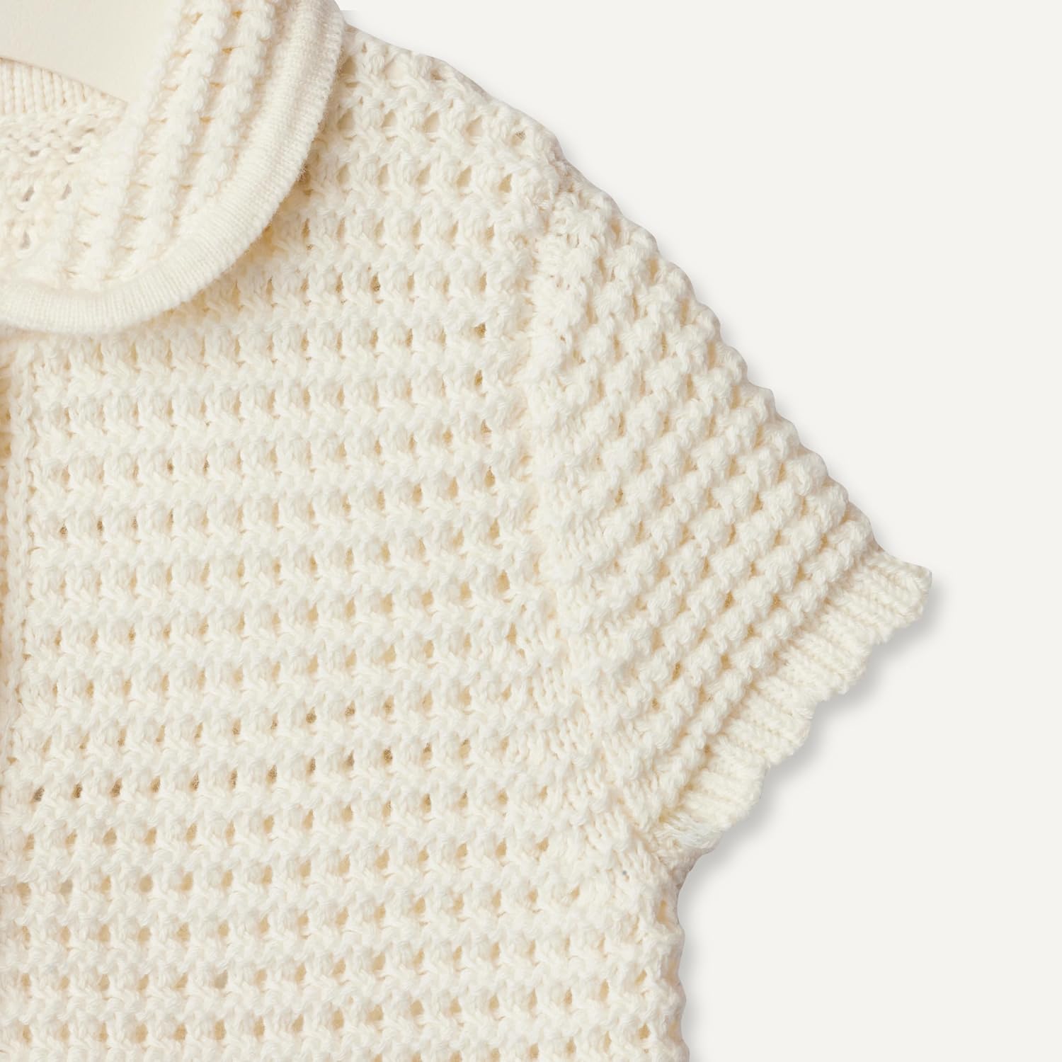 Detalle de Amazon Essentials x Sofia Grainge Maglione in cotone con colletto Peter Pan per Bimba 0–24 mesi