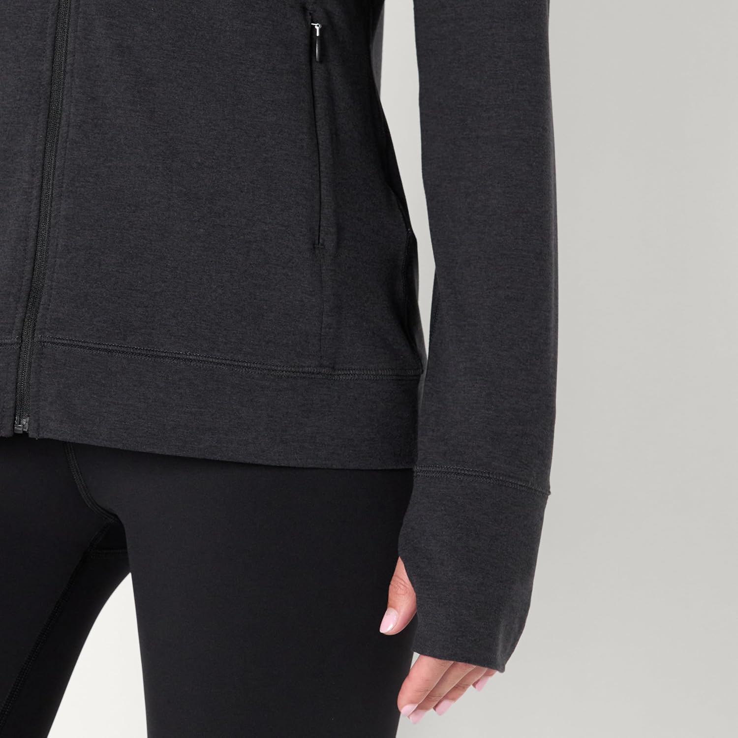 Thumbnail 3 de Amazon Essentials Women’s Athletic Soft Performance Lightweight Zip-Up Workout Hoodie Jacket