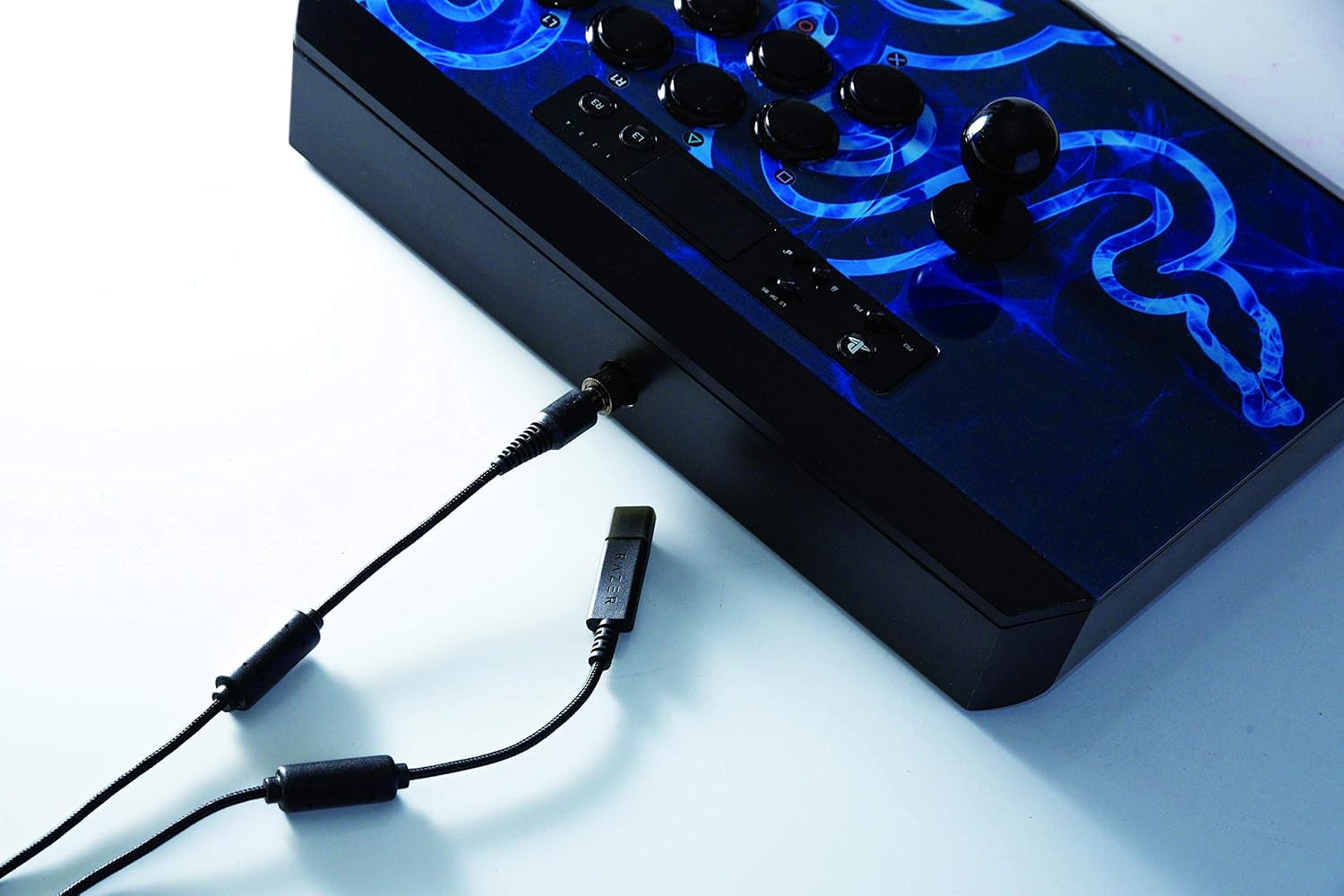 Detalle 1 de Razer Panthera RZ-CABLE 交換用ケーブル 300cm・絡まりにくい設計