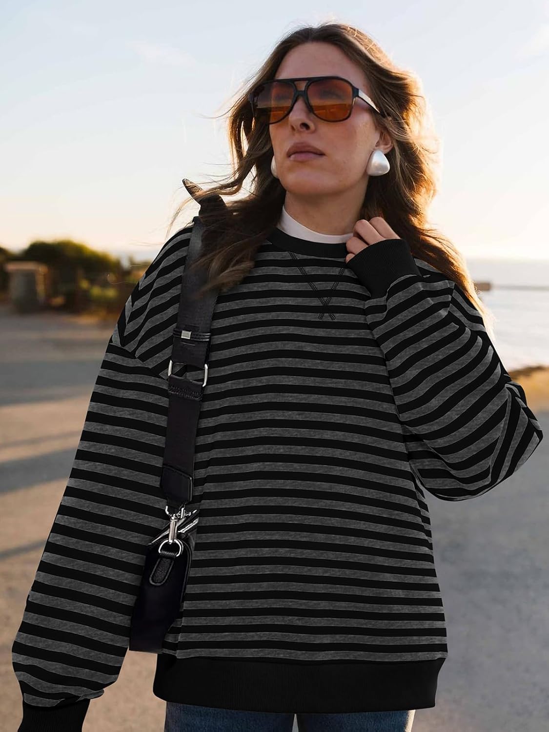 Thumbnail 5 de PRETTYGARDEN Women's Striped Oversized Sweatshirt with Color Block Crew Neck