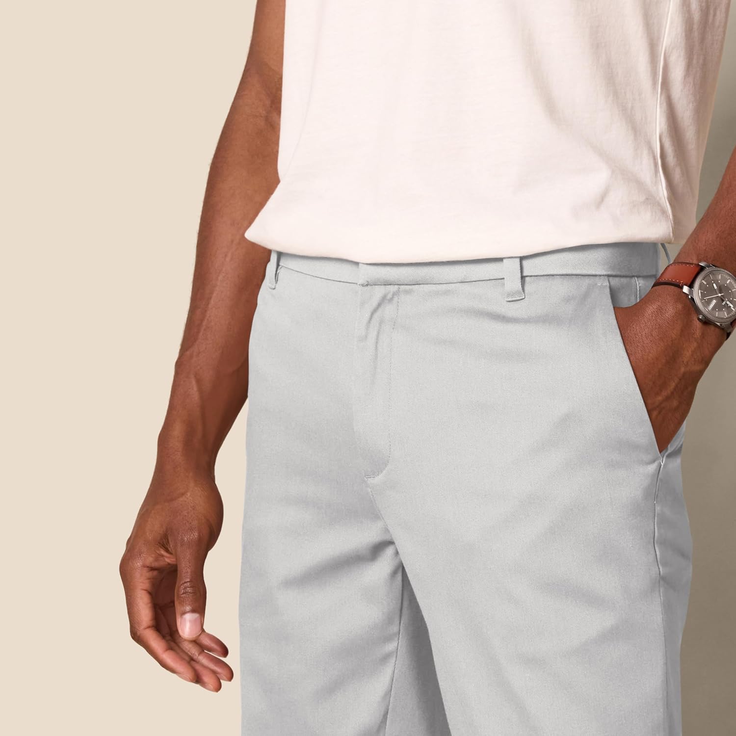 Thumbnail 2 de Amazon Essentials Men's Slim-Fit Wrinkle-Resistant Flat-Front Stretch Chino Trousers