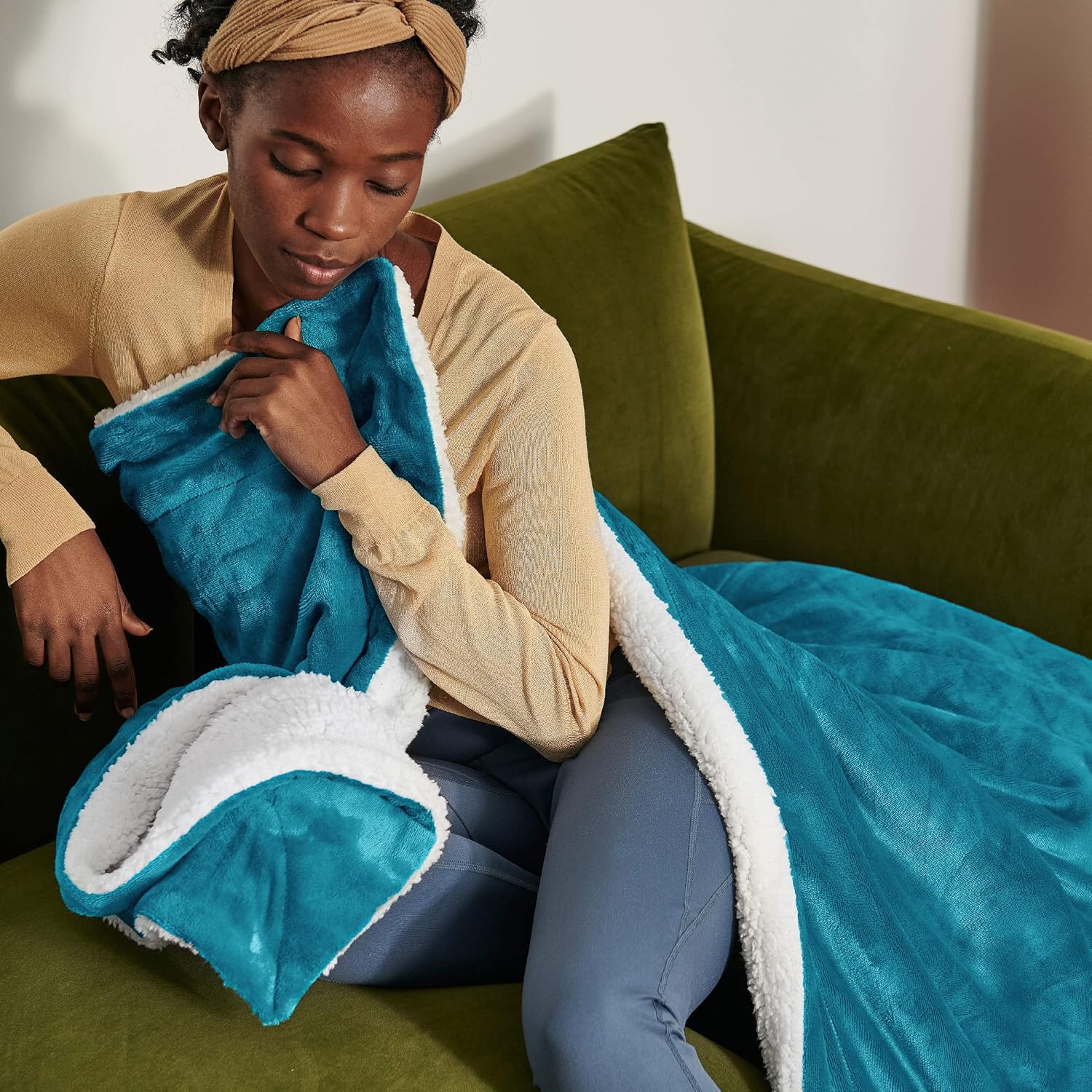 Detalle de Bedsure Sherpa Fleece Throw Blanket – Thick and Warm, 150x200cm (Turquoise)
