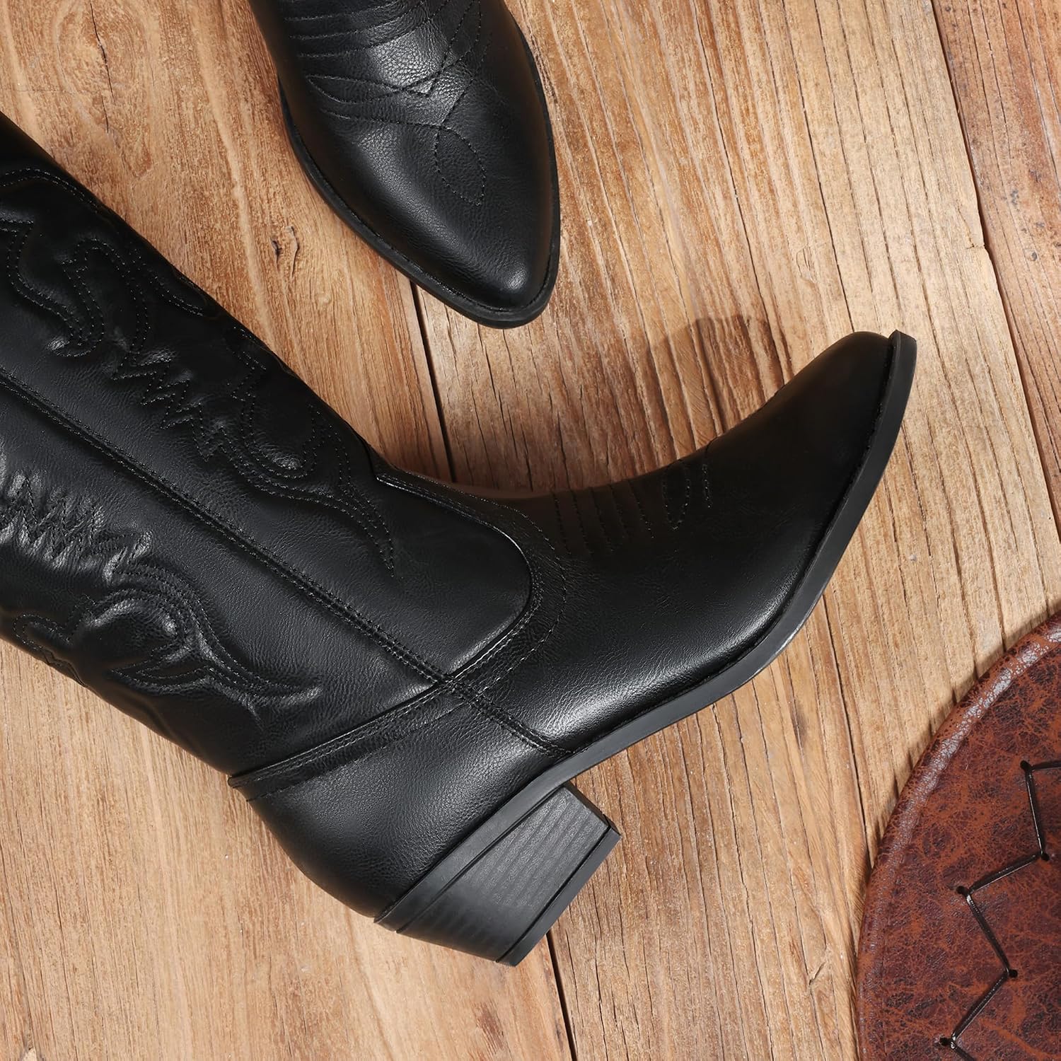 Detalle 2 de DREAM PAIRS Women's Mid-Calf Western Boots with Pointed Toe and 1.77-Inch Heel