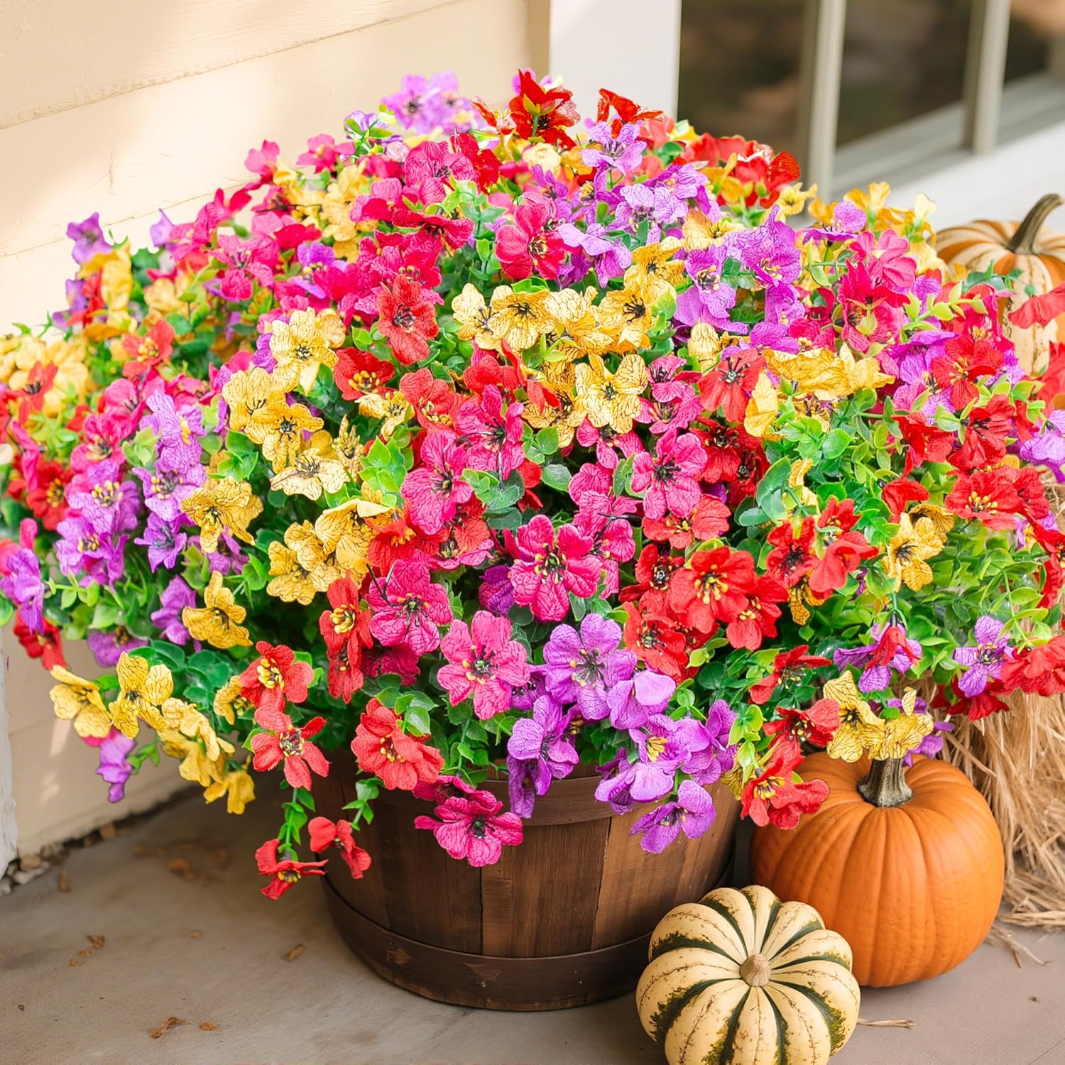 Detalle 2 de florisso Artificial Outdoor Daisy Flowers (12 Bundles) with UV-Resistant Eucalyptus Leaves