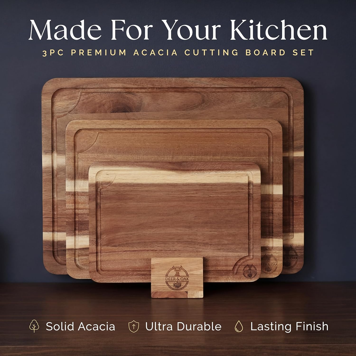 Detalle de Pre-Oiled 3-Piece Acacia Cutting Board Set with Stand (FSC Certified) + 3.4 fl oz Board Oil