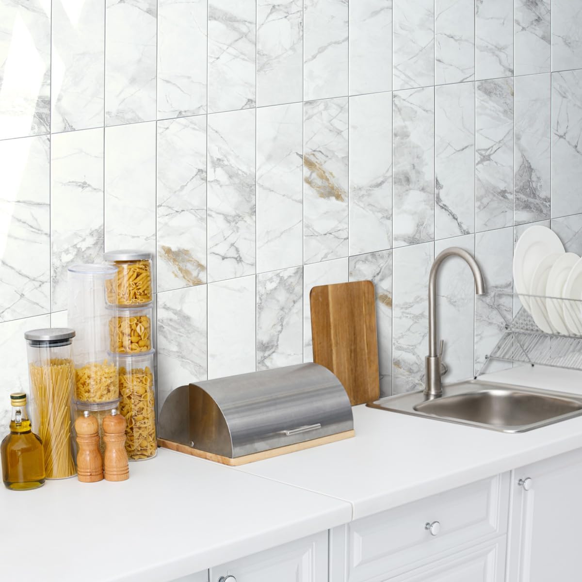 Detalle 1 de AULIGET 40-Piece Peel-and-Stick PVC Backsplash Tiles, Polished White Marble, 3" x 12