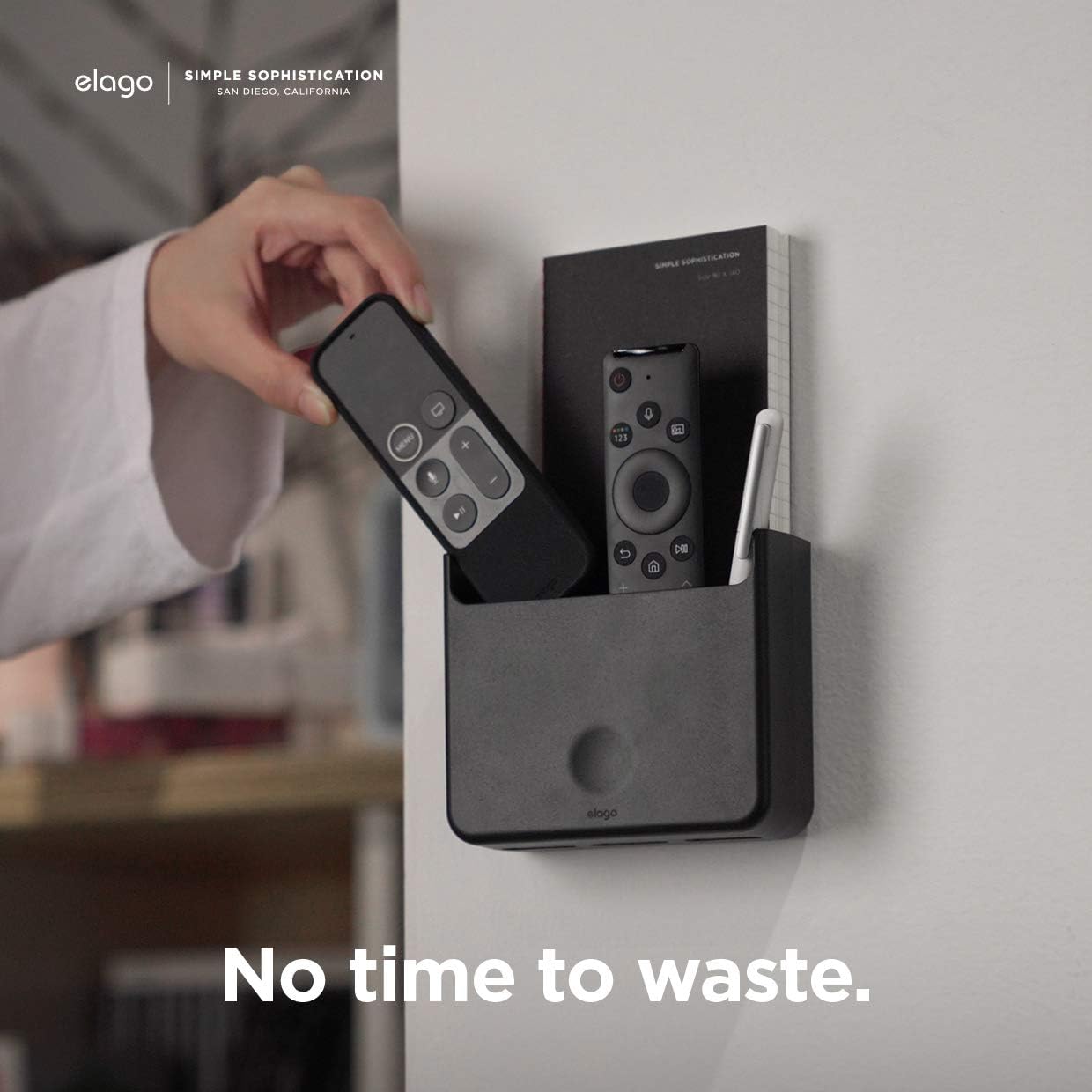 Thumbnail 1 de elago Support de télécommande universel noir (grand) avec autocollant solide