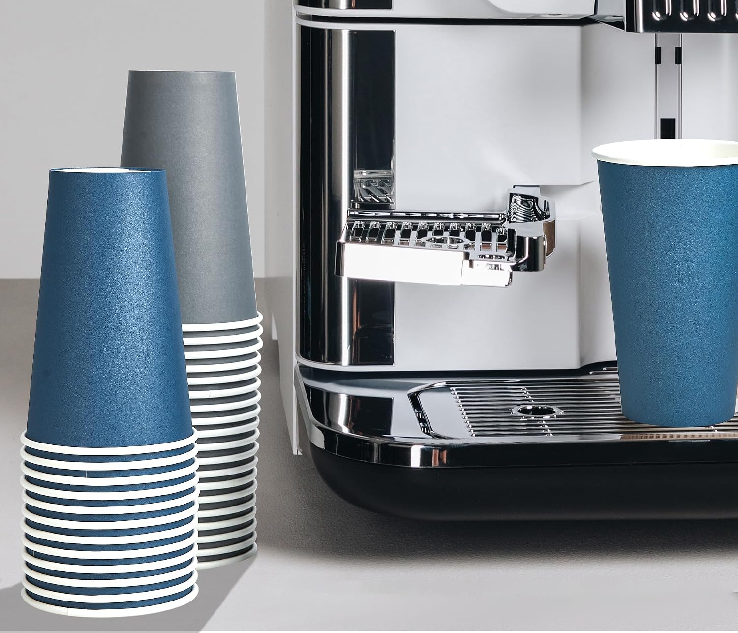 Detalle de LITOPAK 100-Pack 16 oz Disposable Paper Coffee Cups with Lids (Blue/Gray)