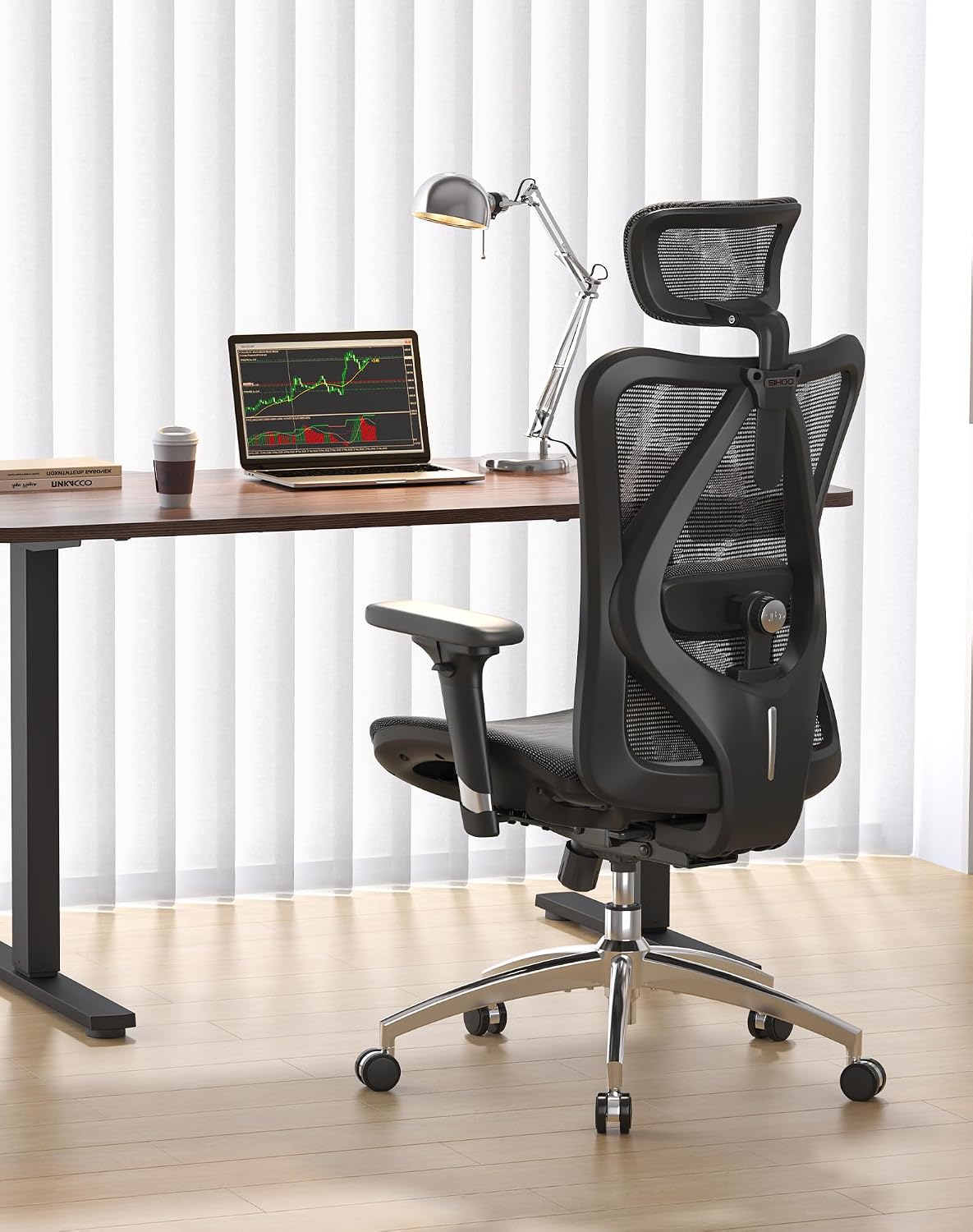 Detalle 2 de SIHOO M57: sedia ergonomica da ufficio con rete traspirante, supporto lombare e regolazioni 3D